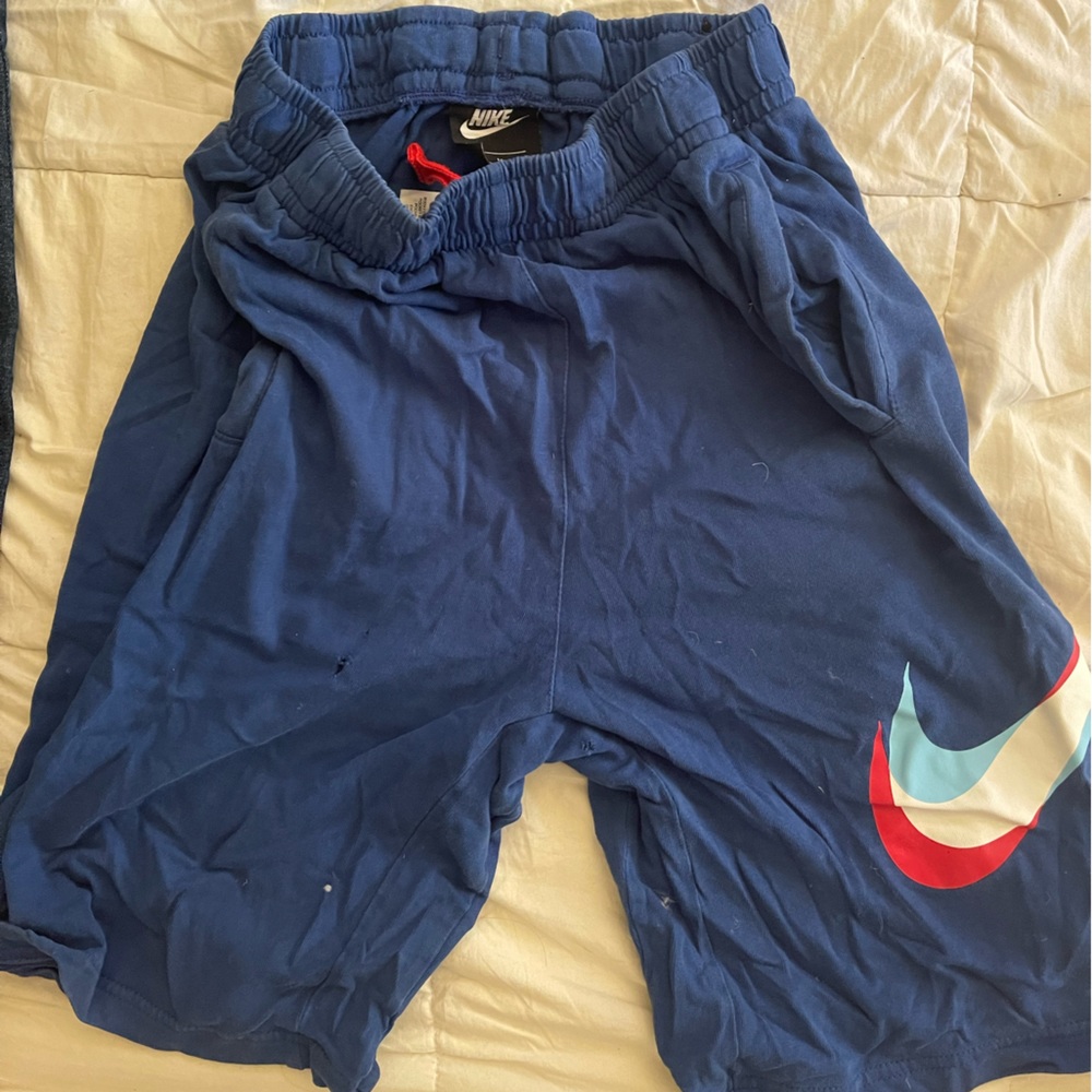 Nike exercise shorts size kids x-large, minor wear and tear